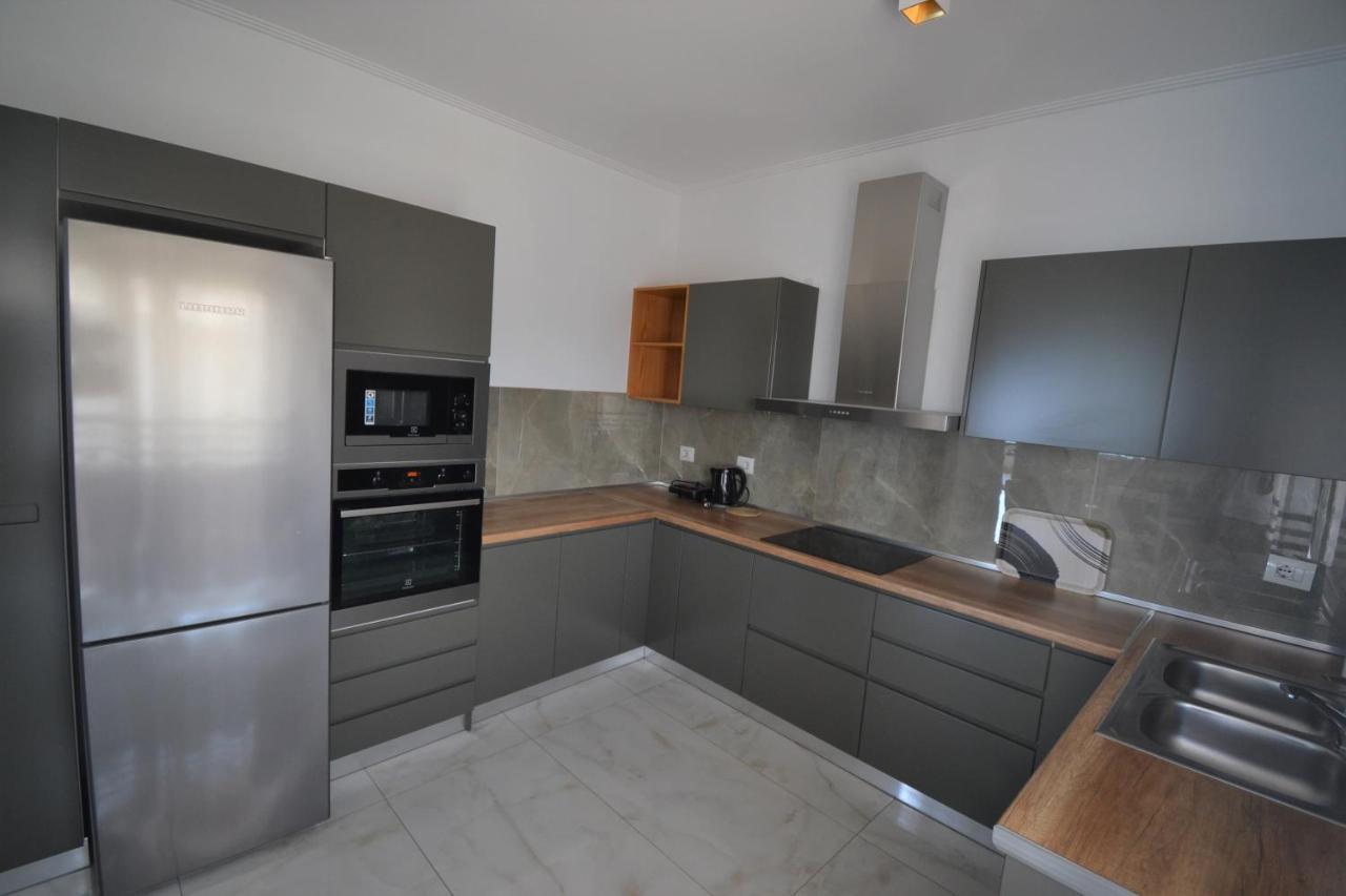 Luxury Penthouse B&E Apartment Sarande Exterior photo