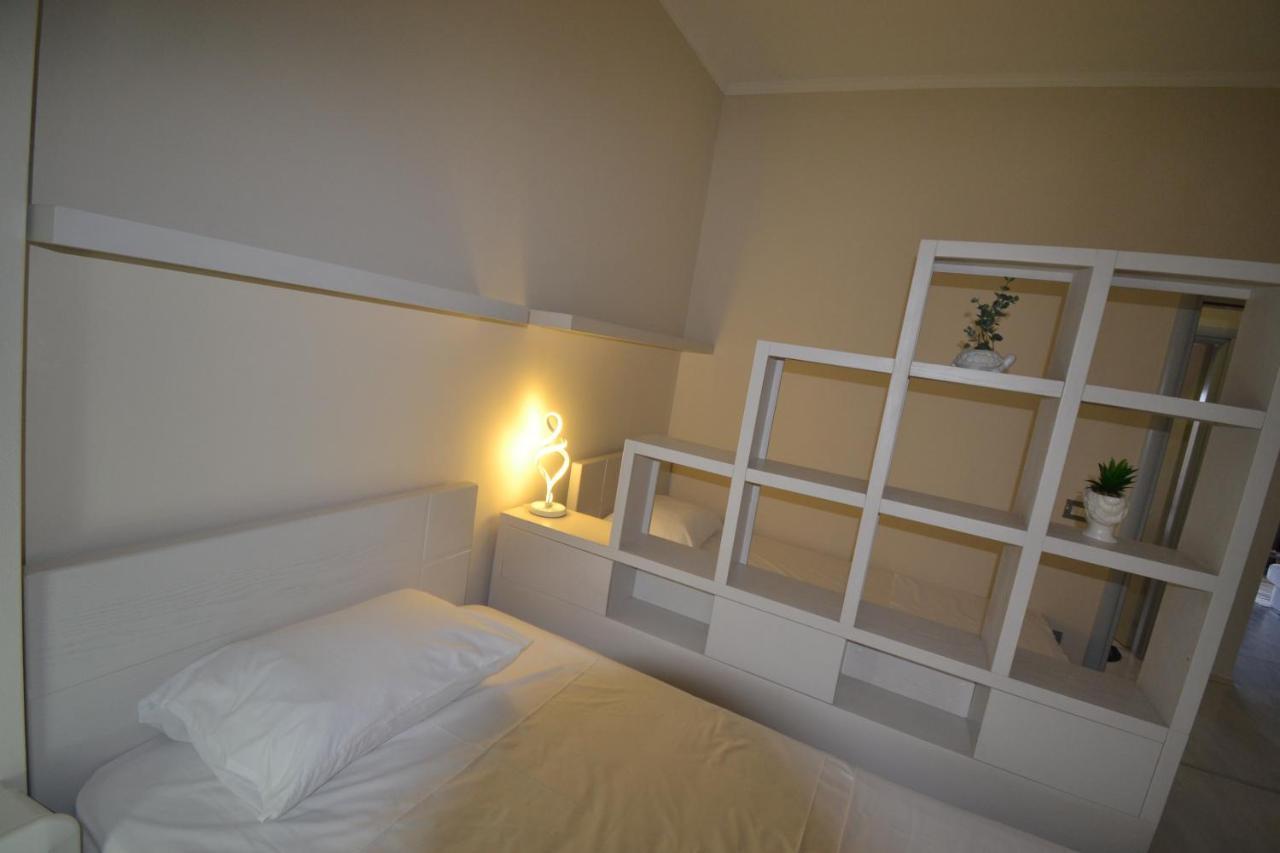 Luxury Penthouse B&E Apartment Sarande Exterior photo