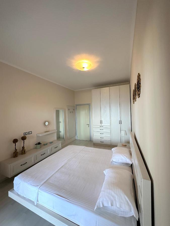 Luxury Penthouse B&E Apartment Sarande Exterior photo