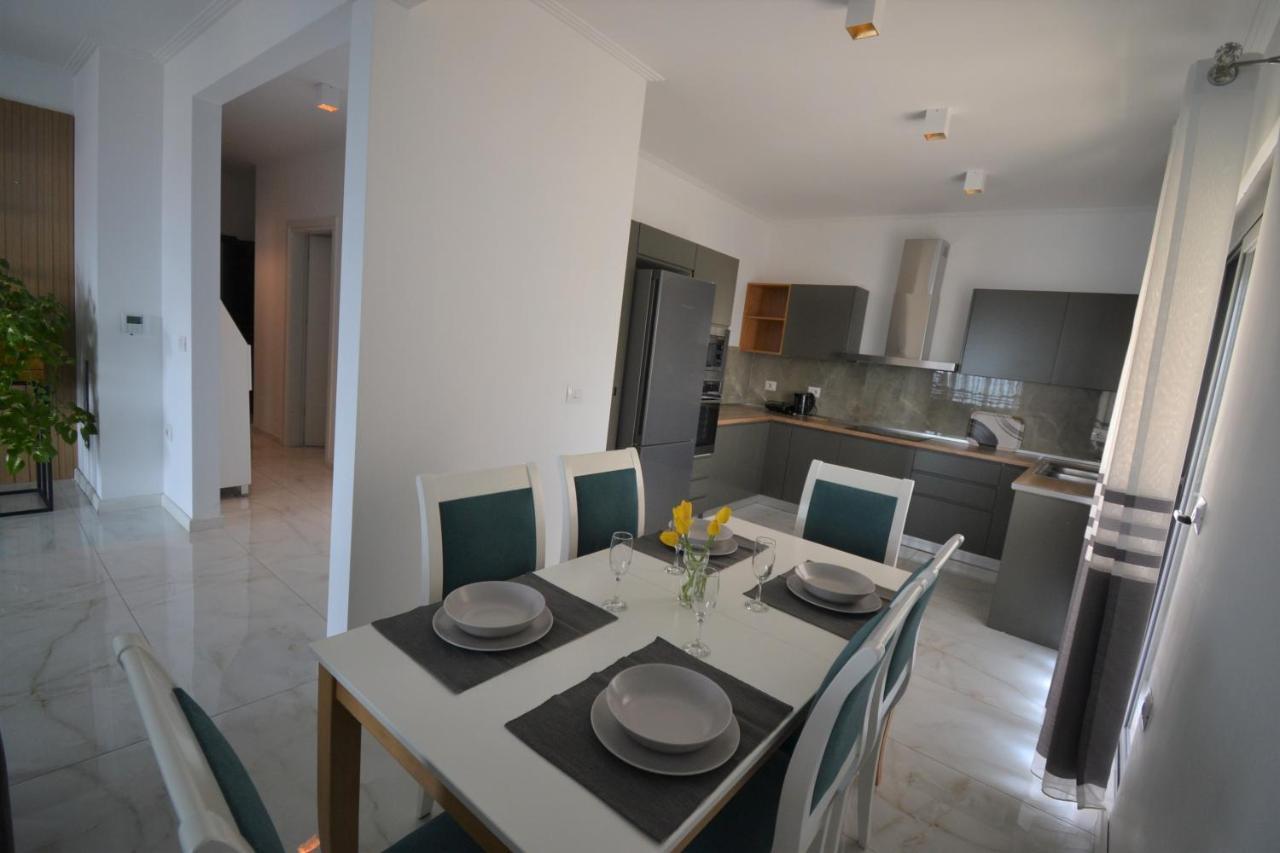 Luxury Penthouse B&E Apartment Sarande Exterior photo