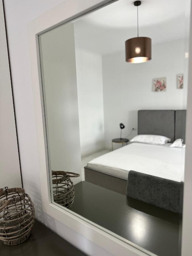 Luxury Penthouse B&E Apartment Sarande Exterior photo