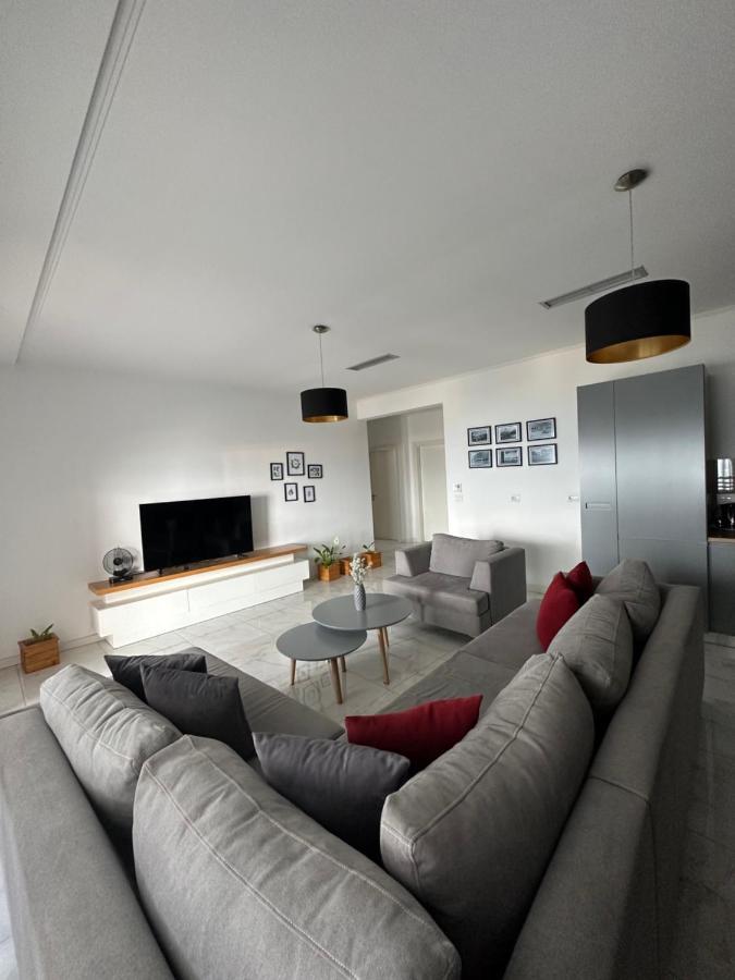 Luxury Penthouse B&E Apartment Sarande Exterior photo
