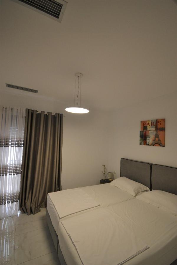 Luxury Penthouse B&E Apartment Sarande Exterior photo