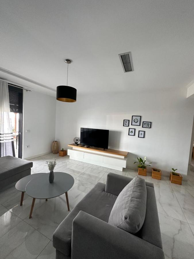 Luxury Penthouse B&E Apartment Sarande Exterior photo